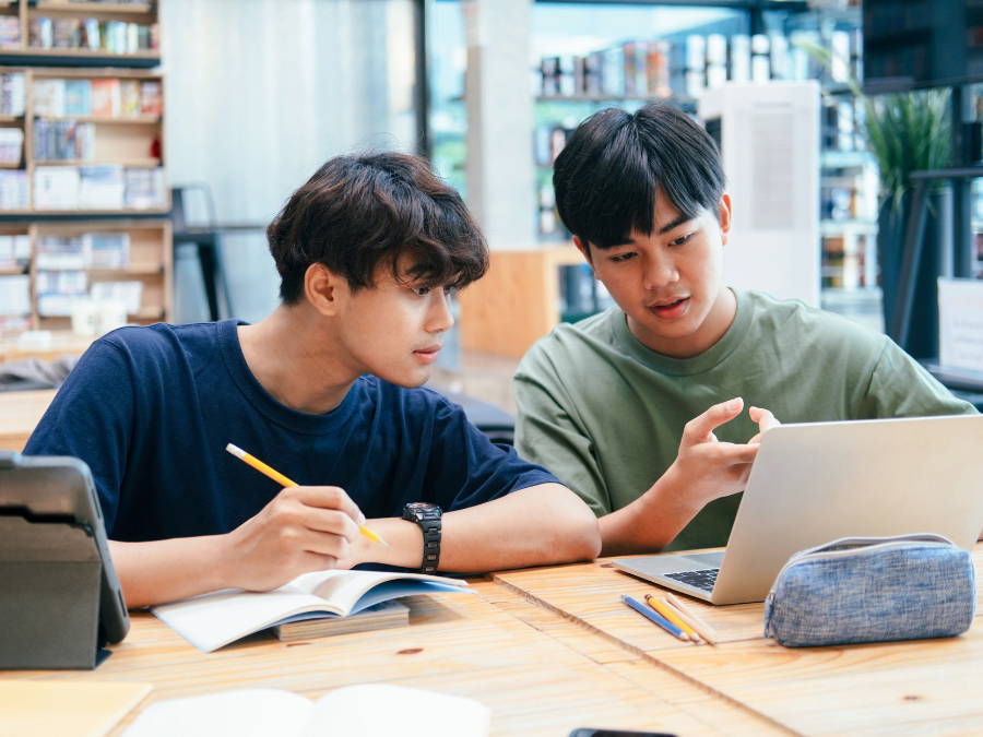 Effective ways of testing your knowledge when revising